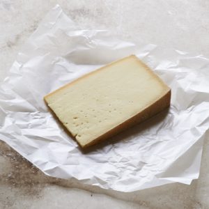 Summer Fields Alpine Botton Cheese